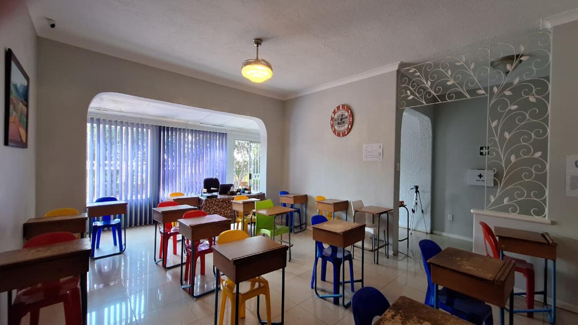 Spaces - 43 square meters of property in Risidale