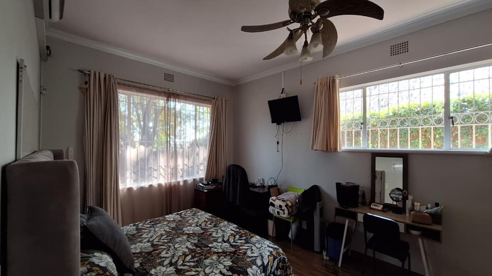 Main Bedroom - 29 square meters of property in Risidale