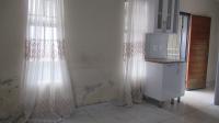 Lounges - 8 square meters of property in South Hills