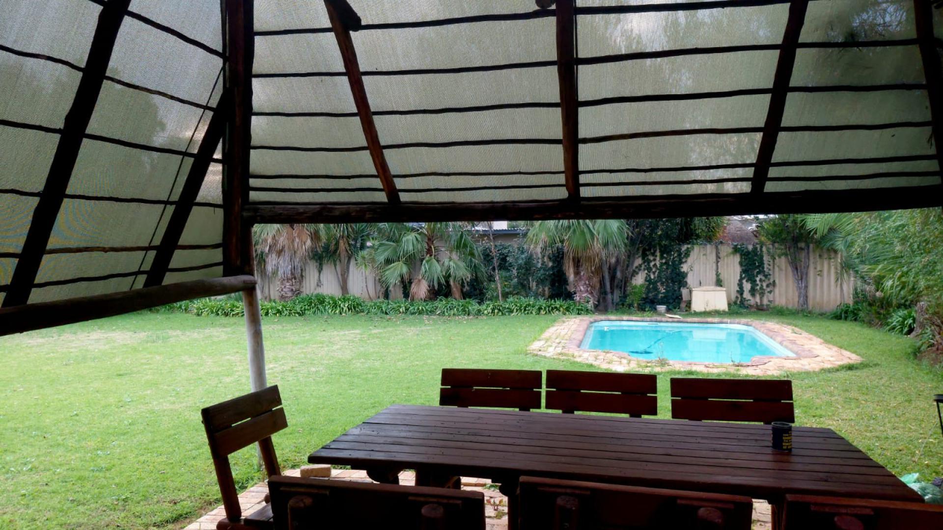 Backyard of property in Jim Fouchepark