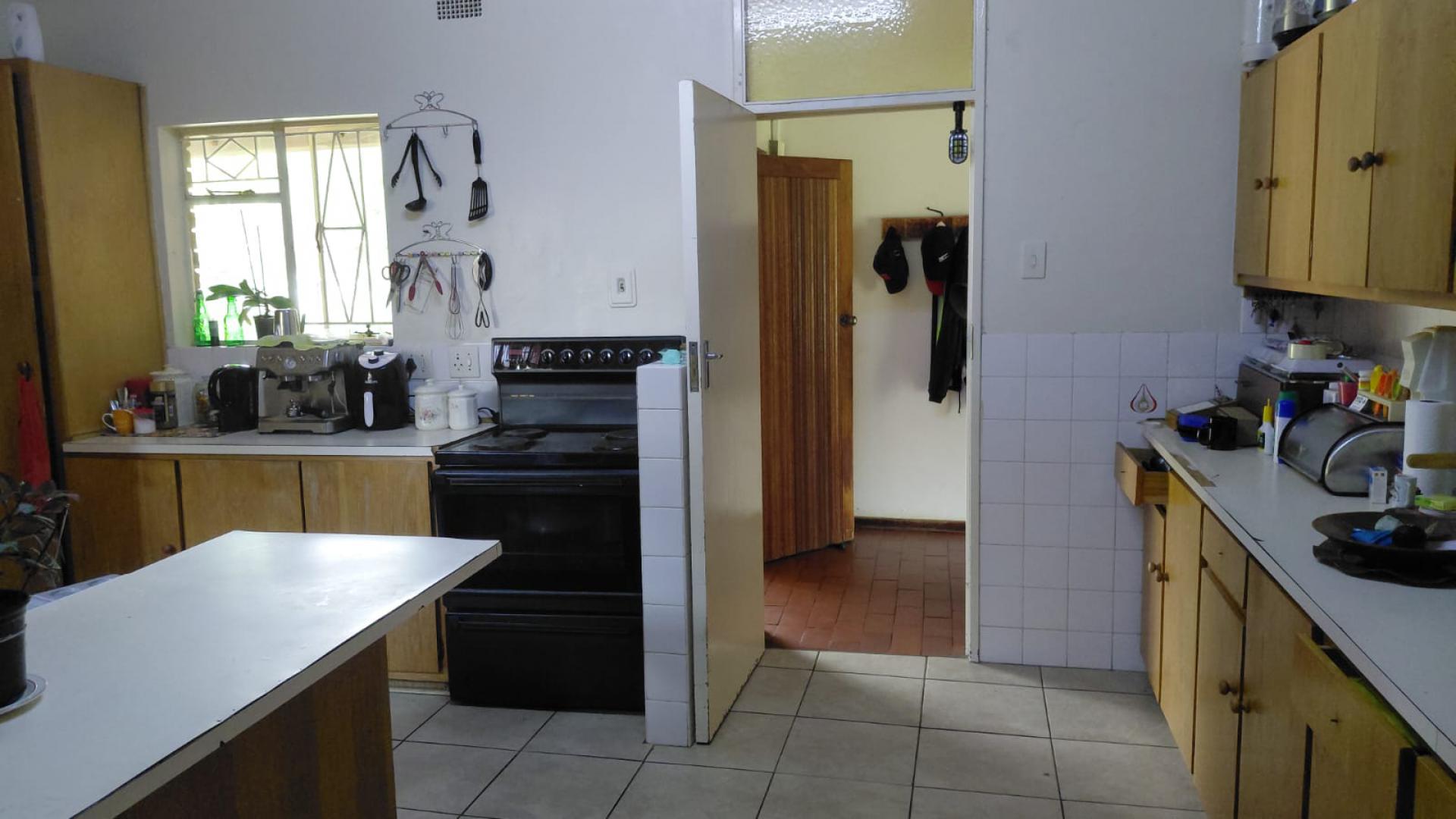 Kitchen of property in Jim Fouchepark