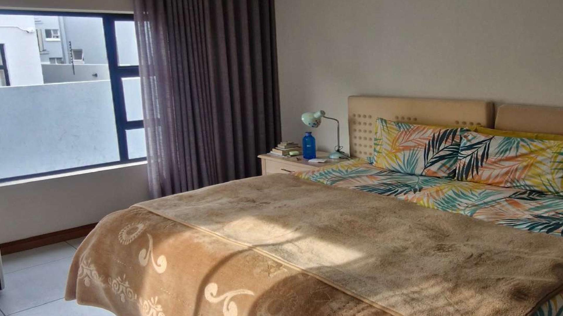 Bed Room 1 of property in Northcliff
