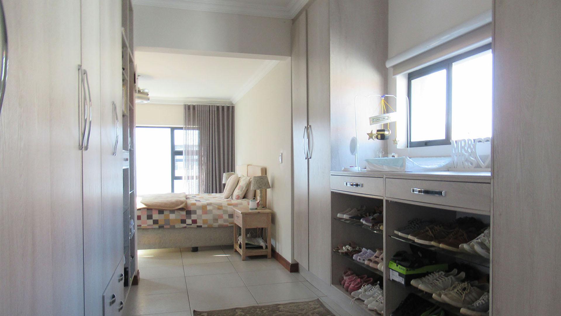 Main Bedroom - 35 square meters of property in Northcliff