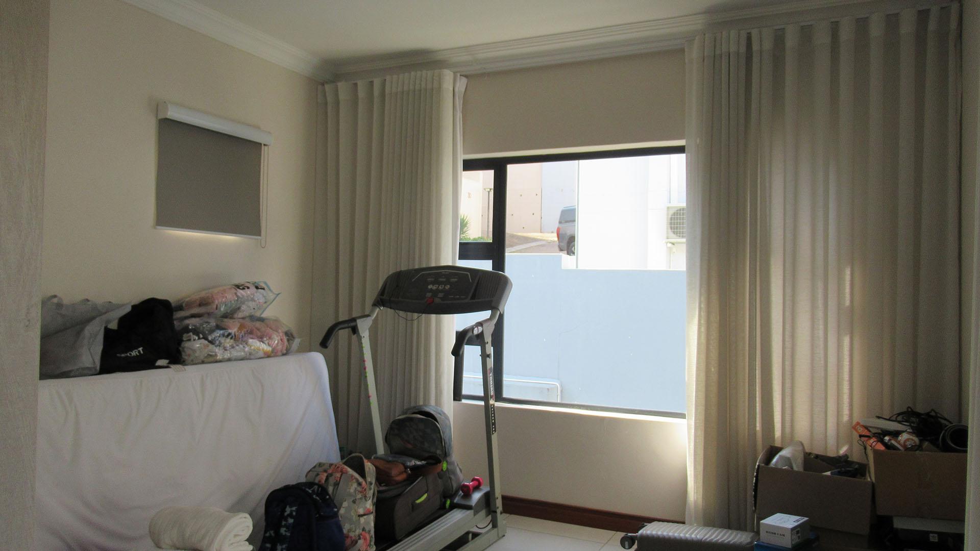 Bed Room 2 - 15 square meters of property in Northcliff