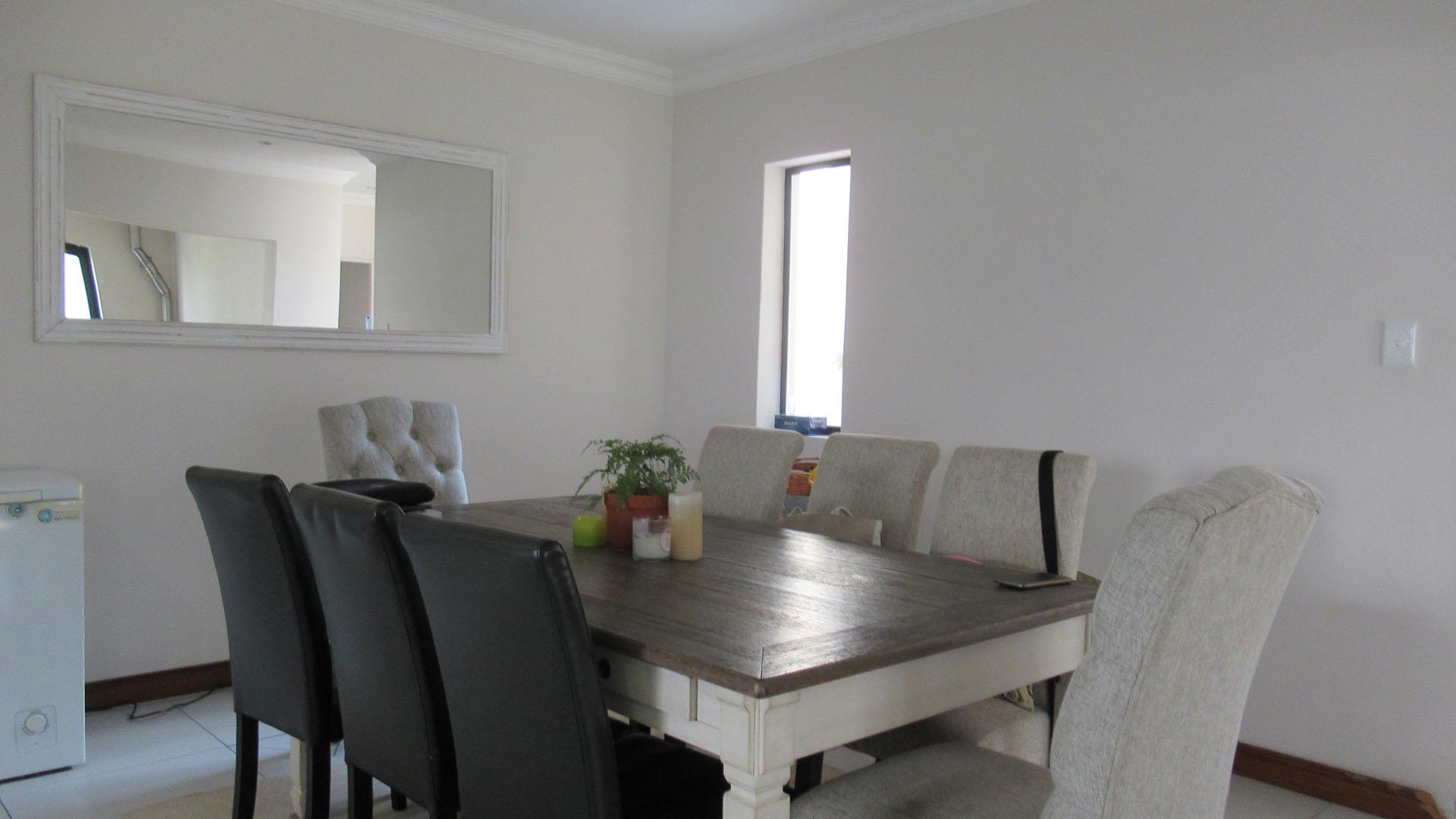 Dining Room - 17 square meters of property in Northcliff