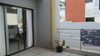 Balcony - 19 square meters of property in Northcliff