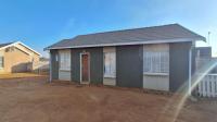 Front View of property in Savanna City