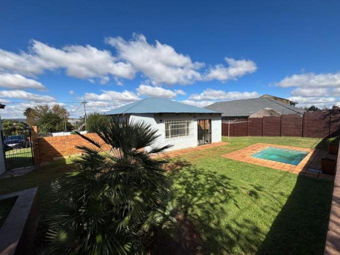 2 Bedroom House for Sale For Sale in Whiteridge - MR713361