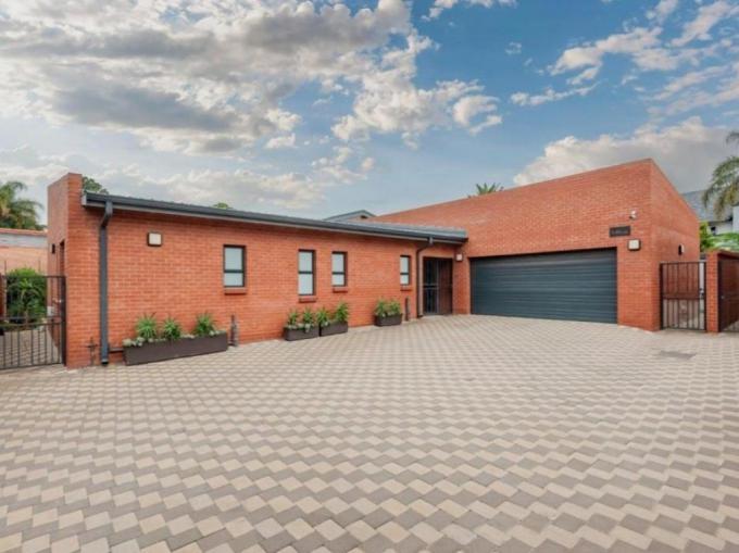 4 Bedroom House for Sale For Sale in Lambton - MR713371