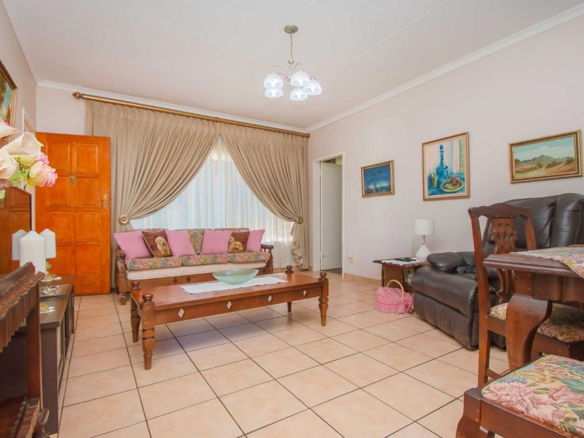  of property in Wilropark