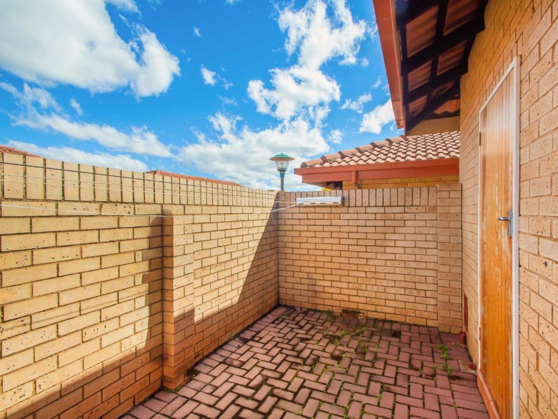  of property in Wilropark