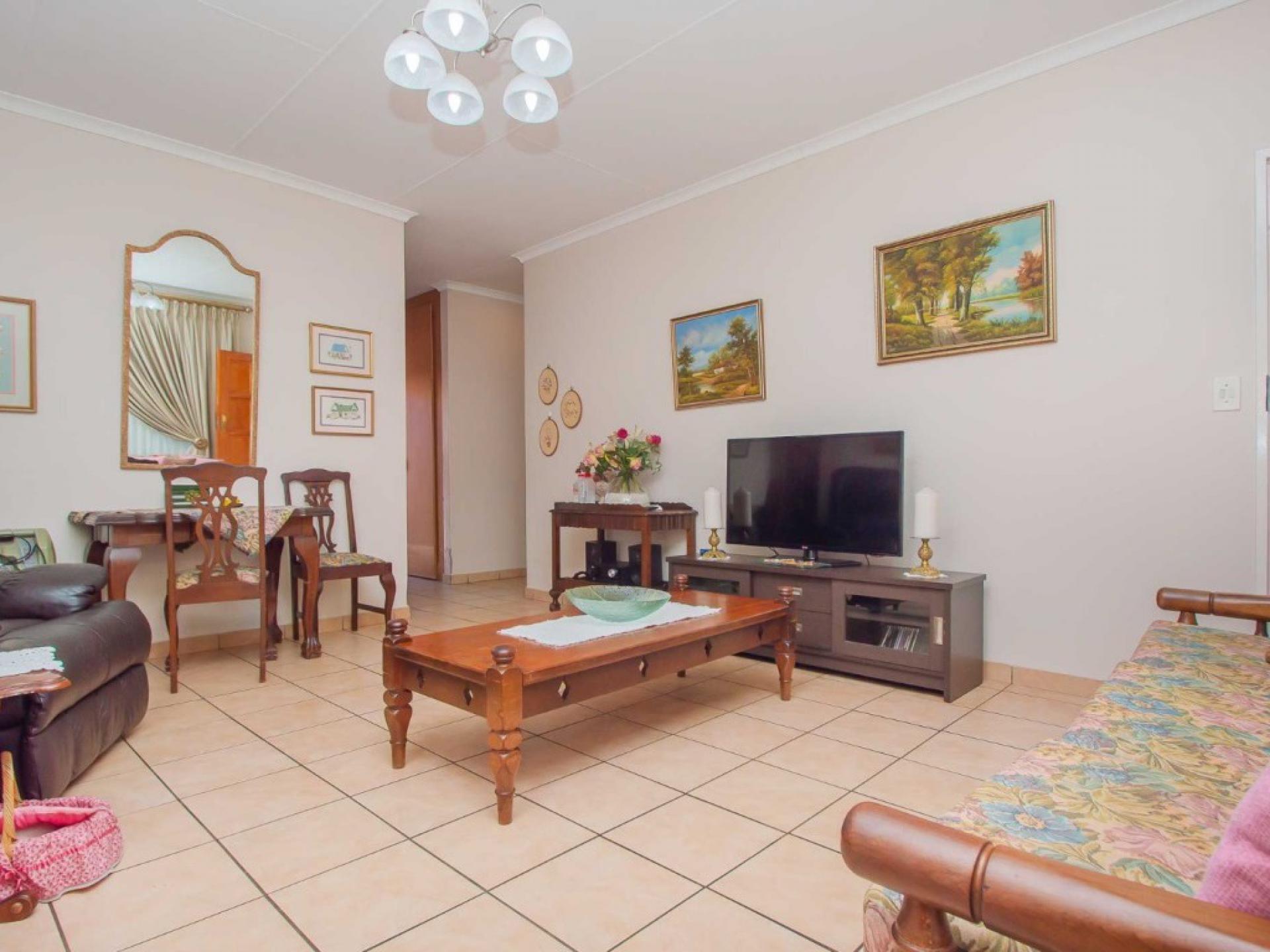  of property in Wilropark