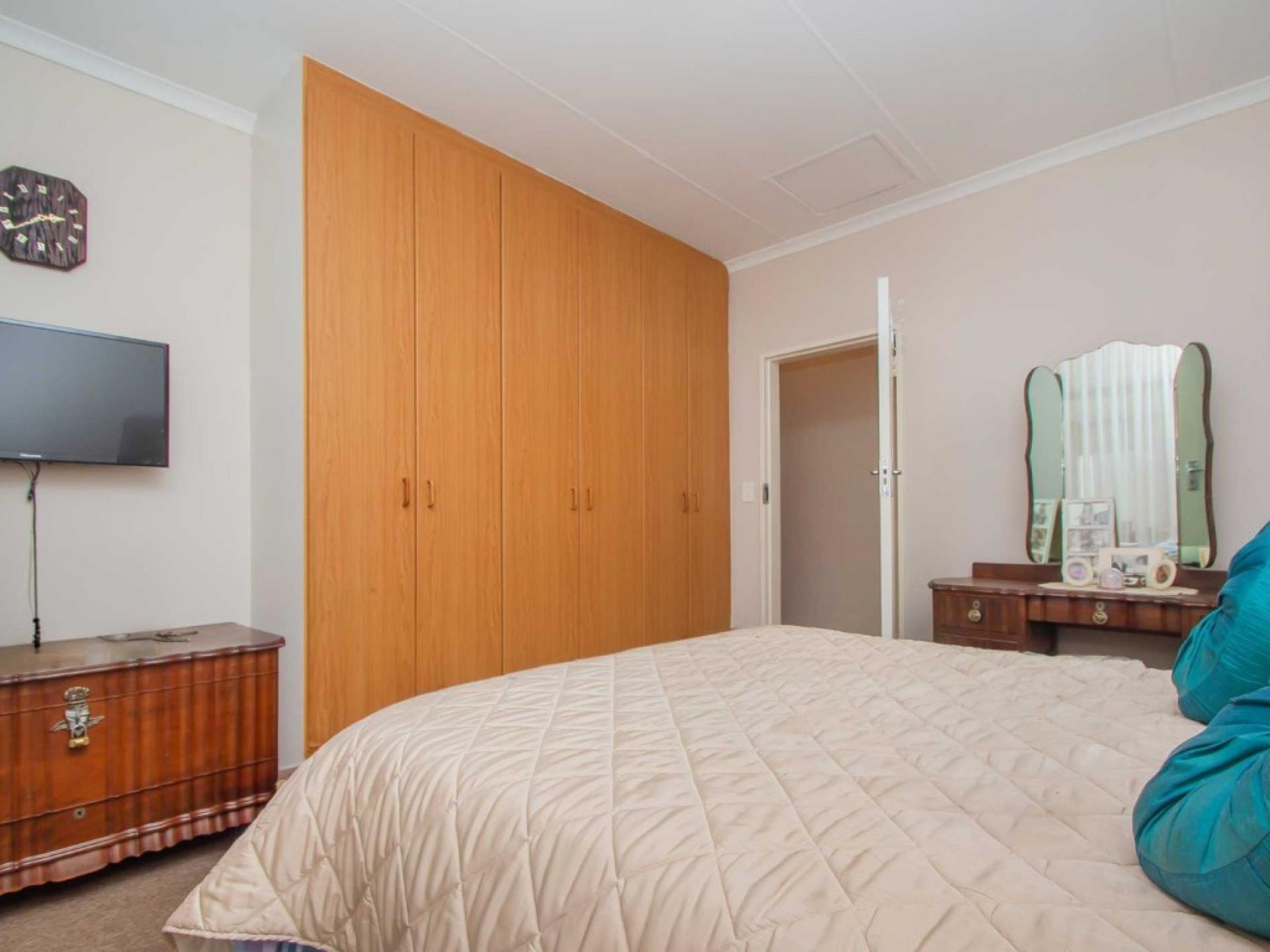  of property in Wilropark