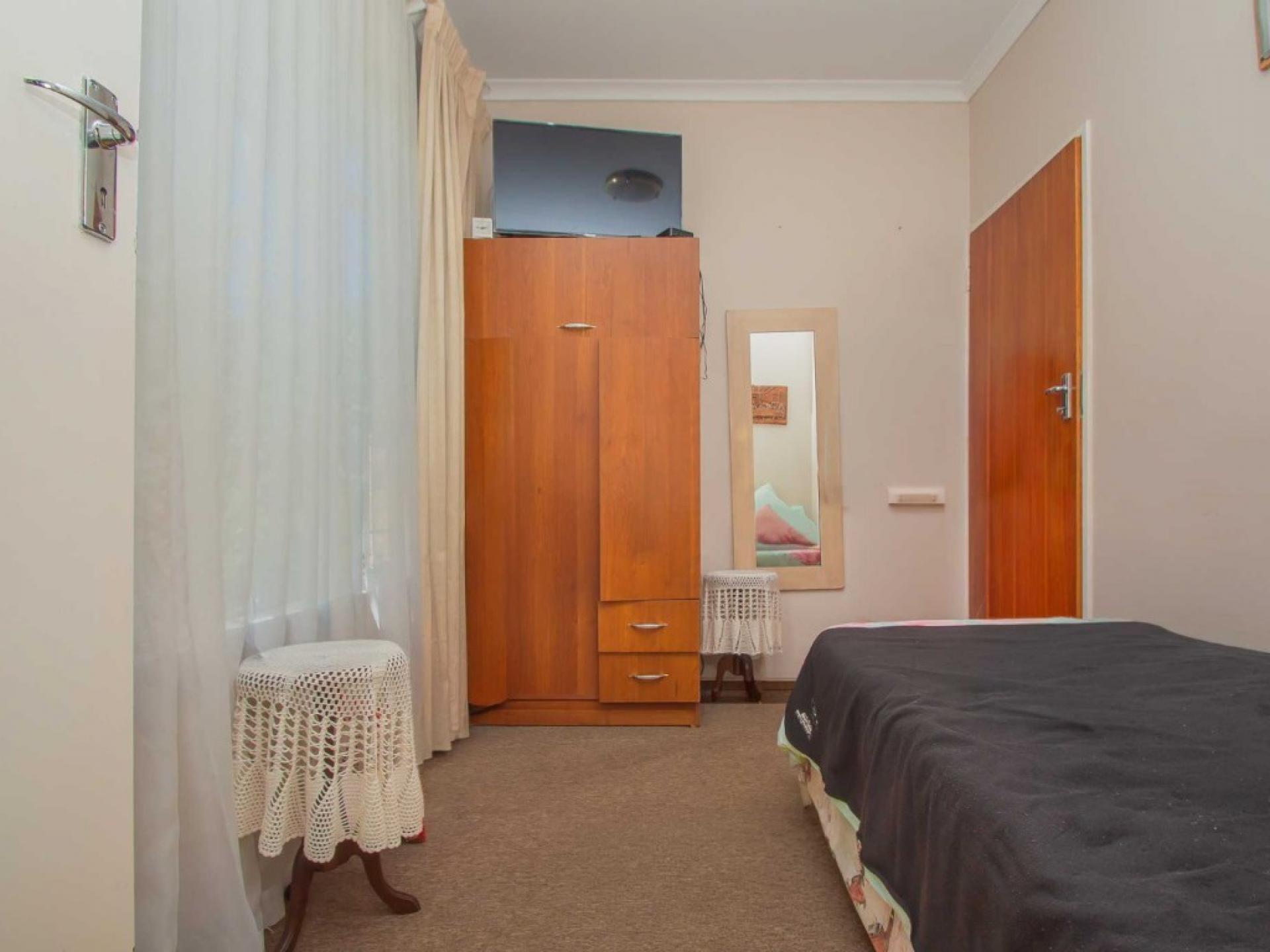  of property in Wilropark