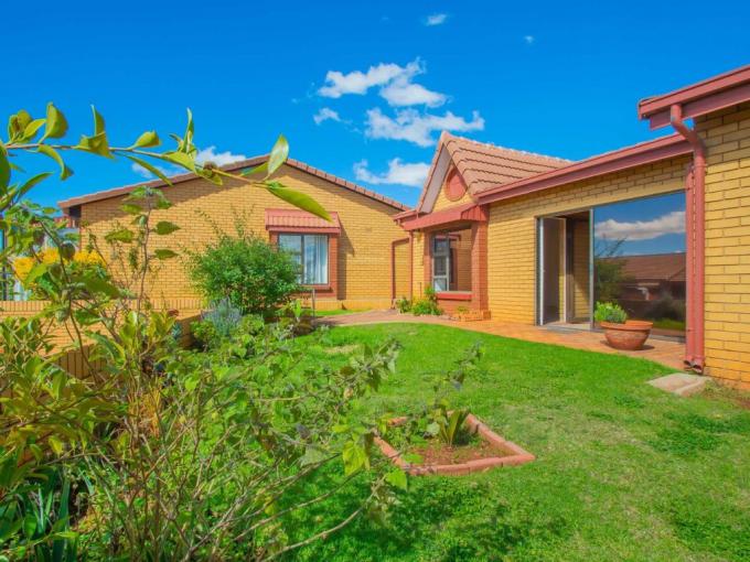 1 Bedroom Simplex for Sale For Sale in Wilropark - MR713386