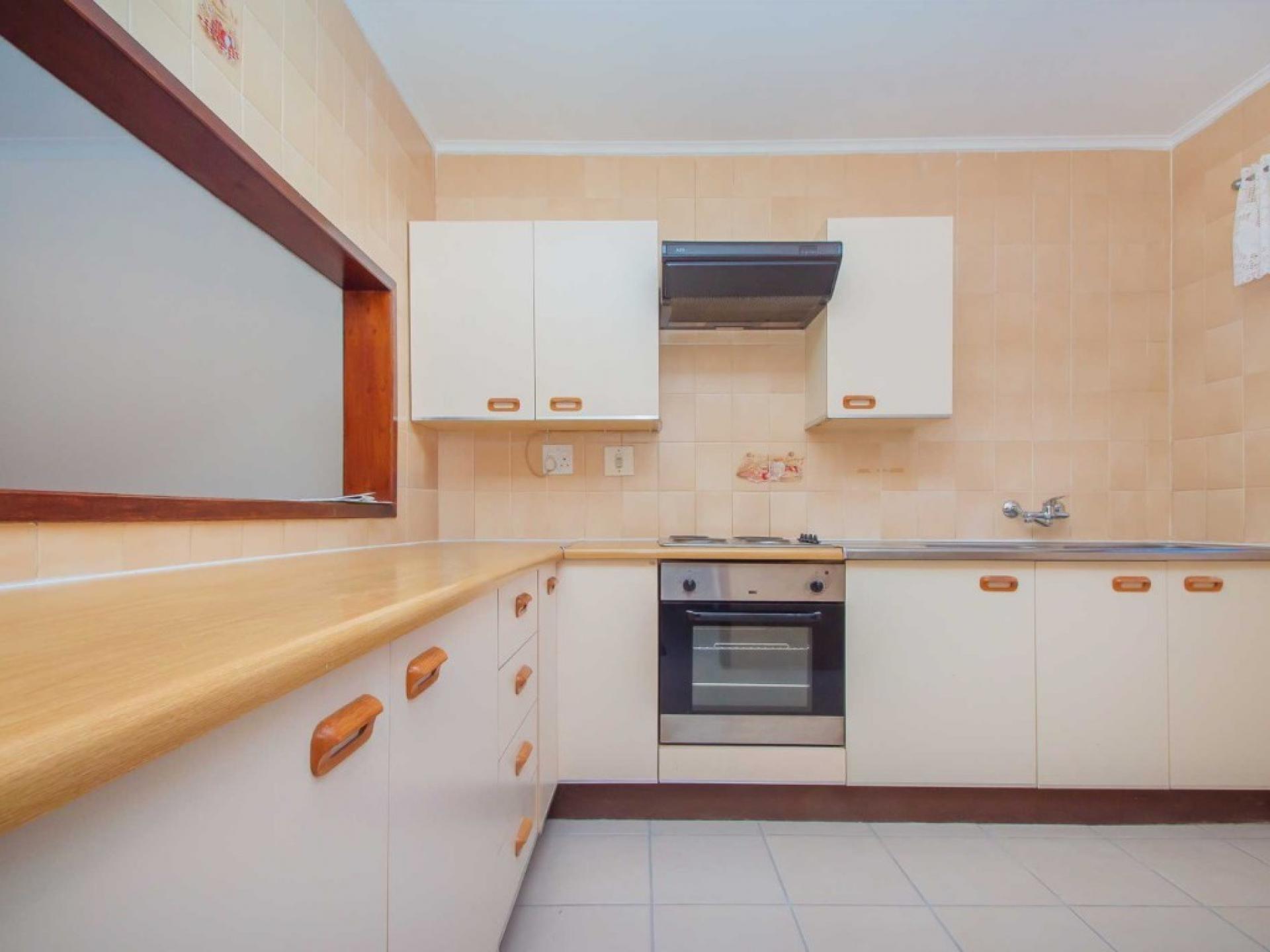  of property in Wilropark