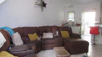 Lounges - 20 square meters of property in Kengies