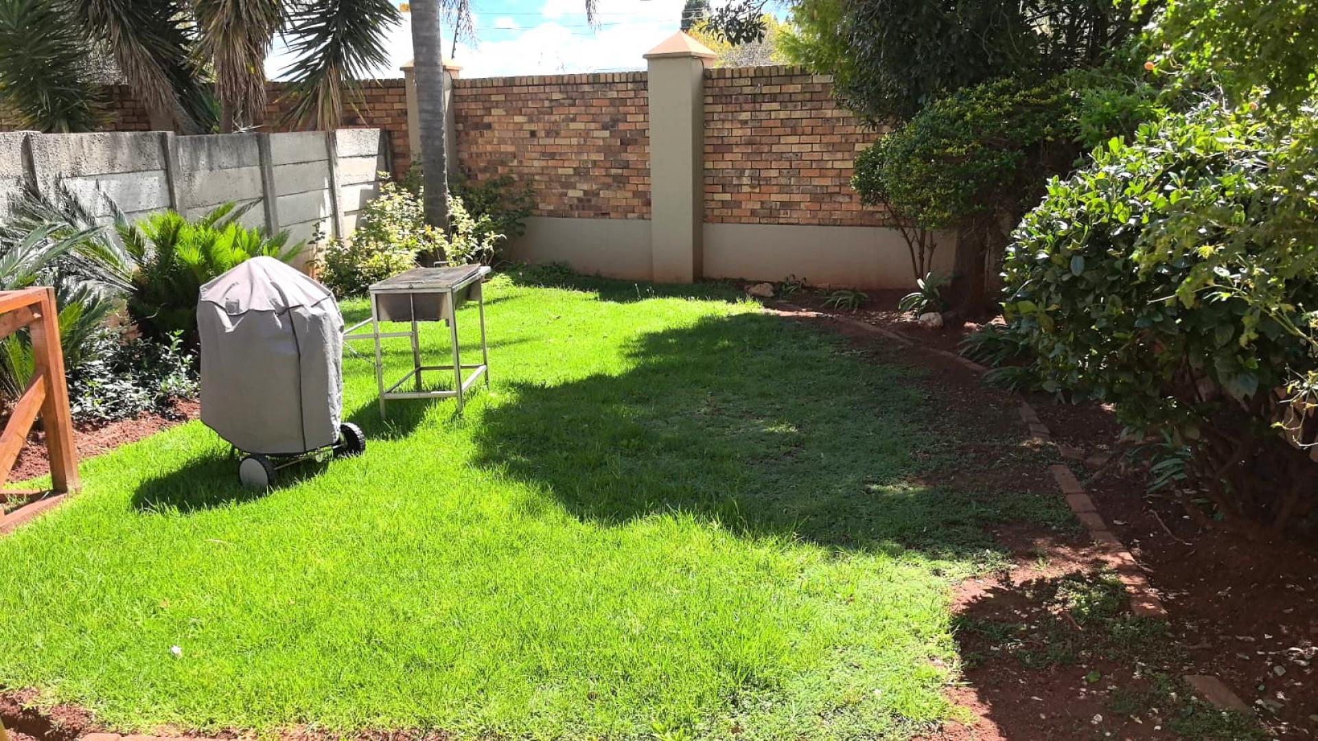  of property in Florida Glen