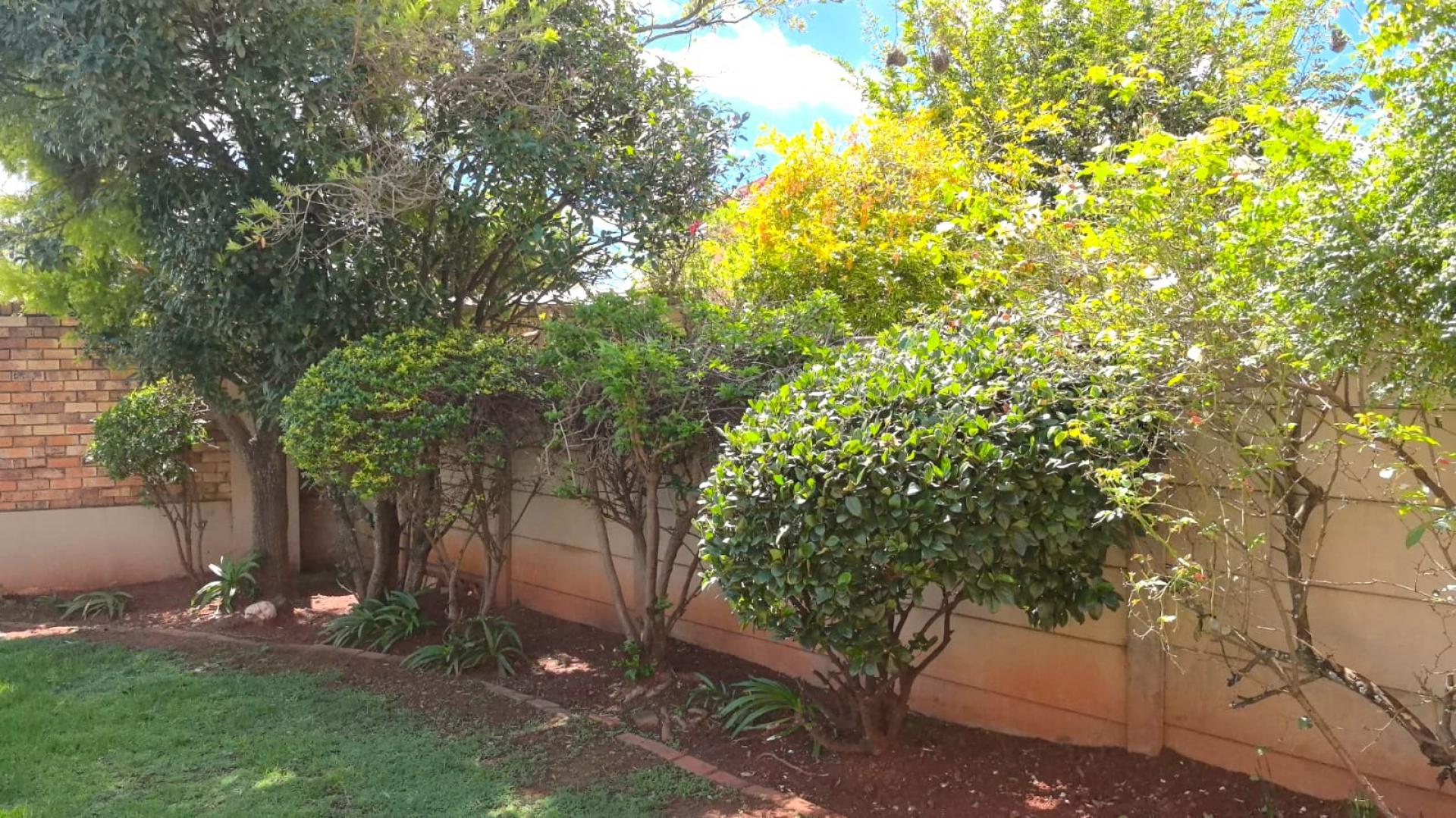  of property in Florida Glen