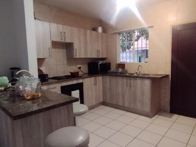 2 Bedroom Simplex for Sale For Sale in Sonneglans - MR713417