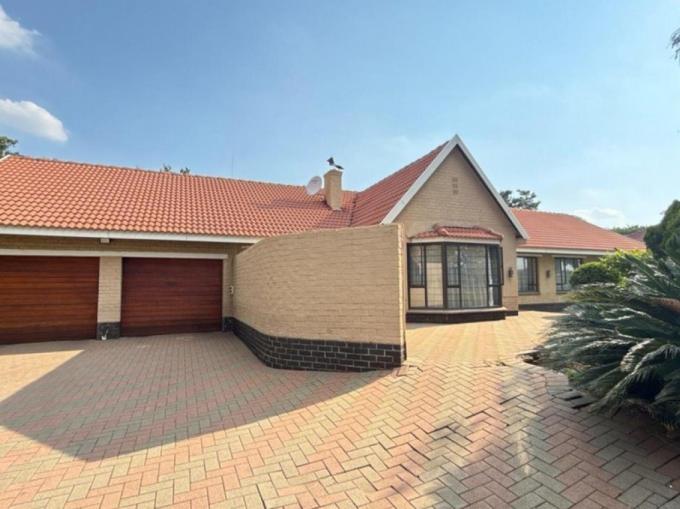 4 Bedroom House for Sale For Sale in Brackenhurst - MR713420