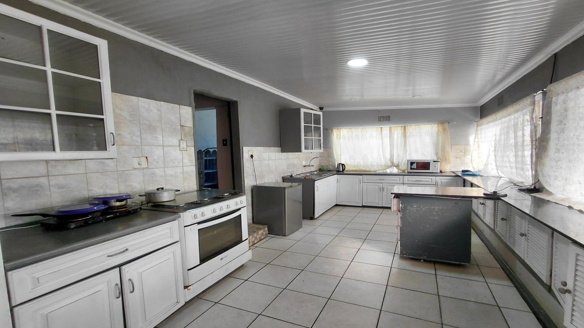 Kitchen of property in Krugersdorp West