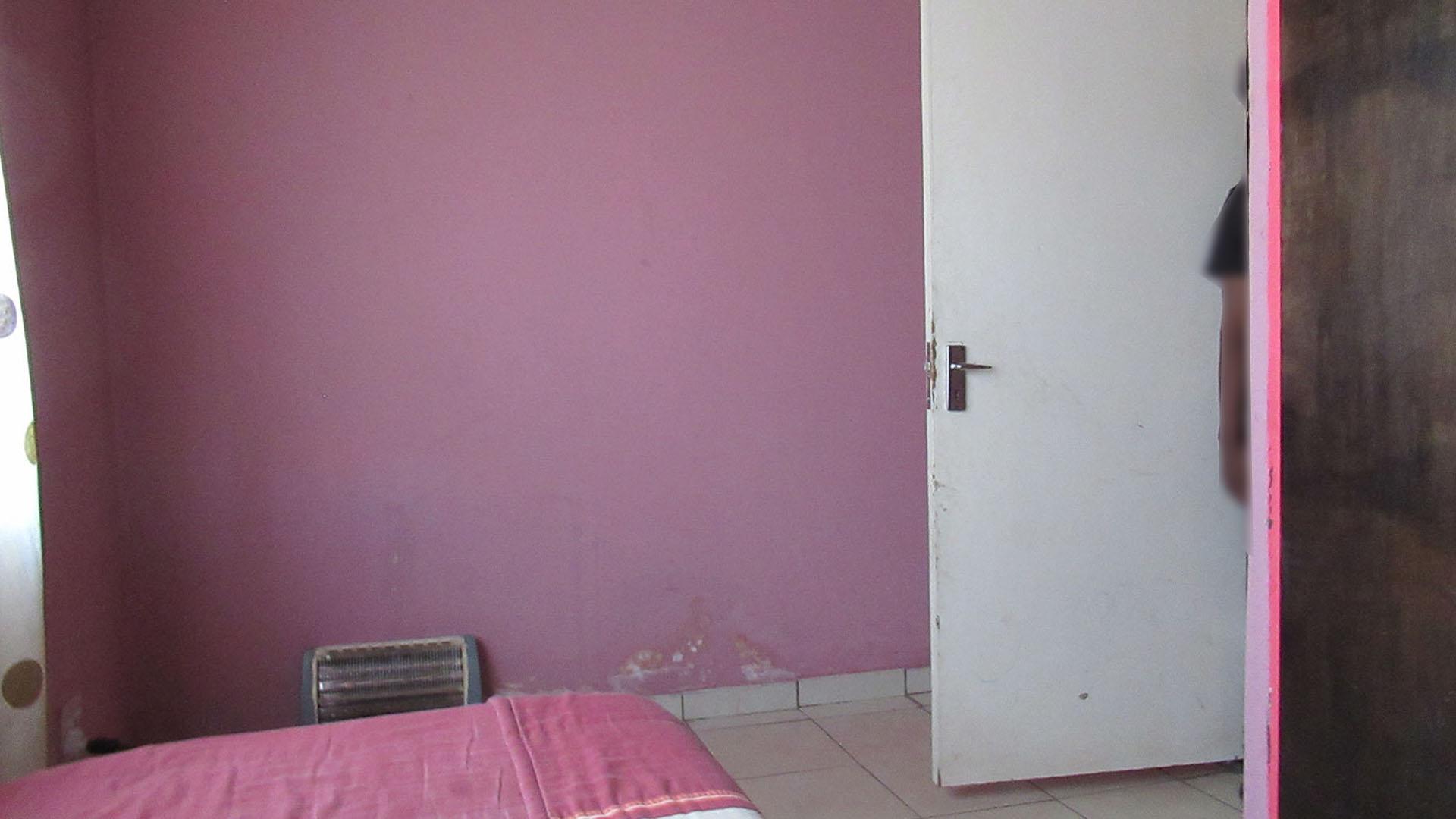 Bed Room 2 - 8 square meters of property in Krugersdorp West
