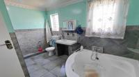 Bathroom 1 of property in Krugersdorp West