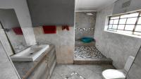 Bathroom 2 of property in Krugersdorp West