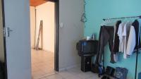 Bed Room 1 - 13 square meters of property in Krugersdorp West