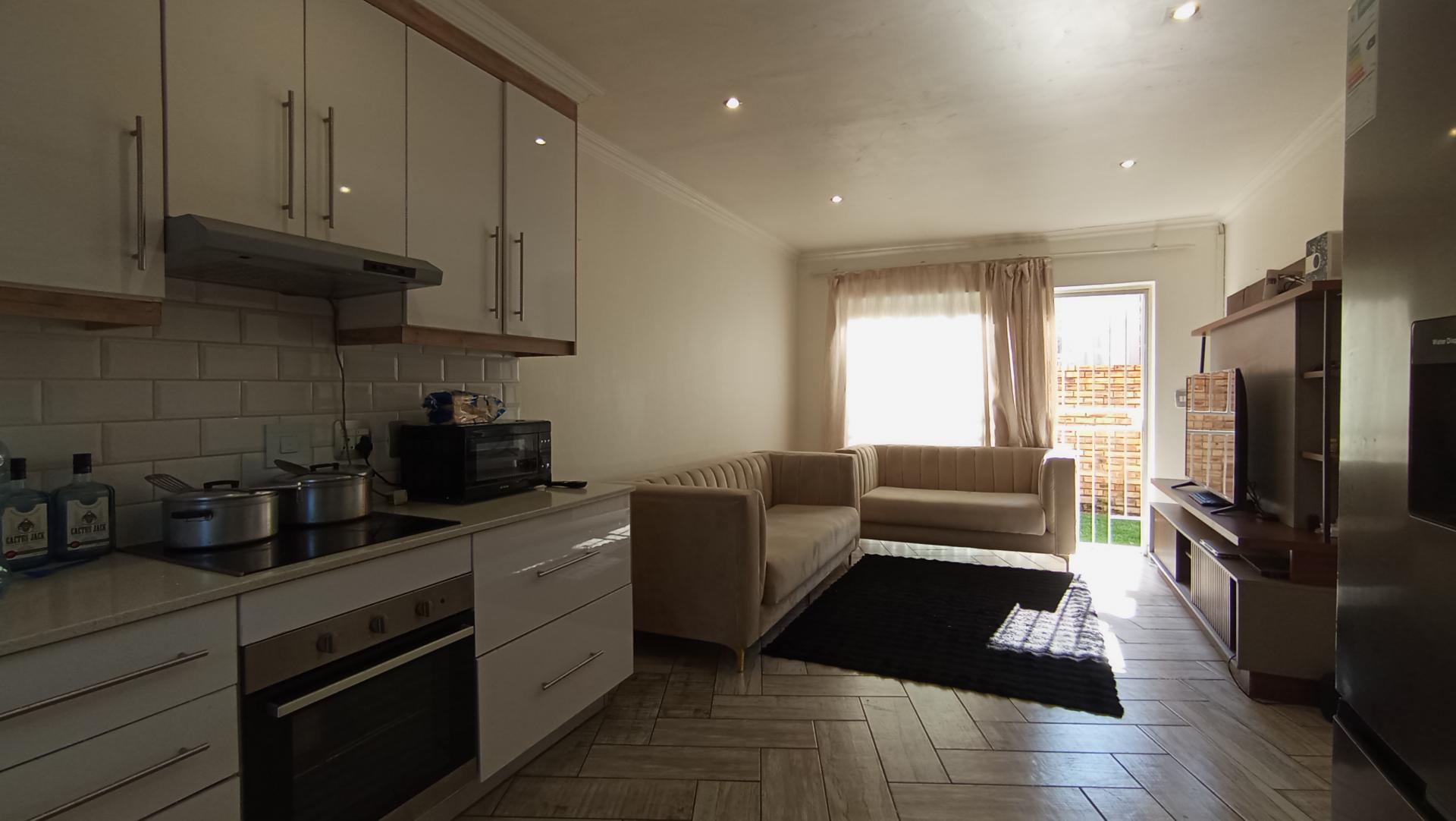 Kitchen - 9 square meters of property in Kosmosdal