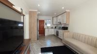 Lounges - 16 square meters of property in Kosmosdal