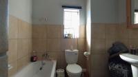 Main Bathroom - 6 square meters of property in Annlin West