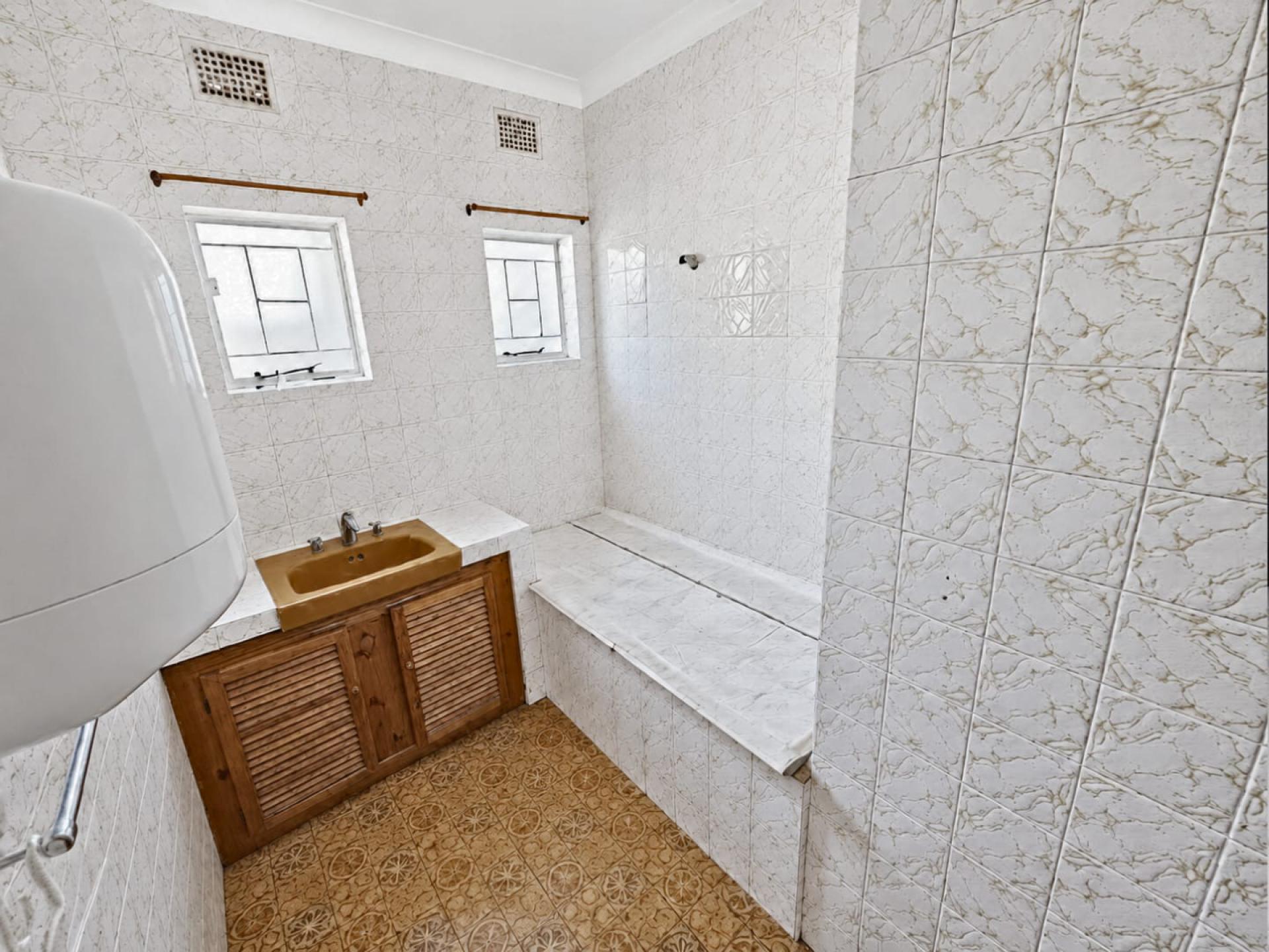  of property in Sinoville
