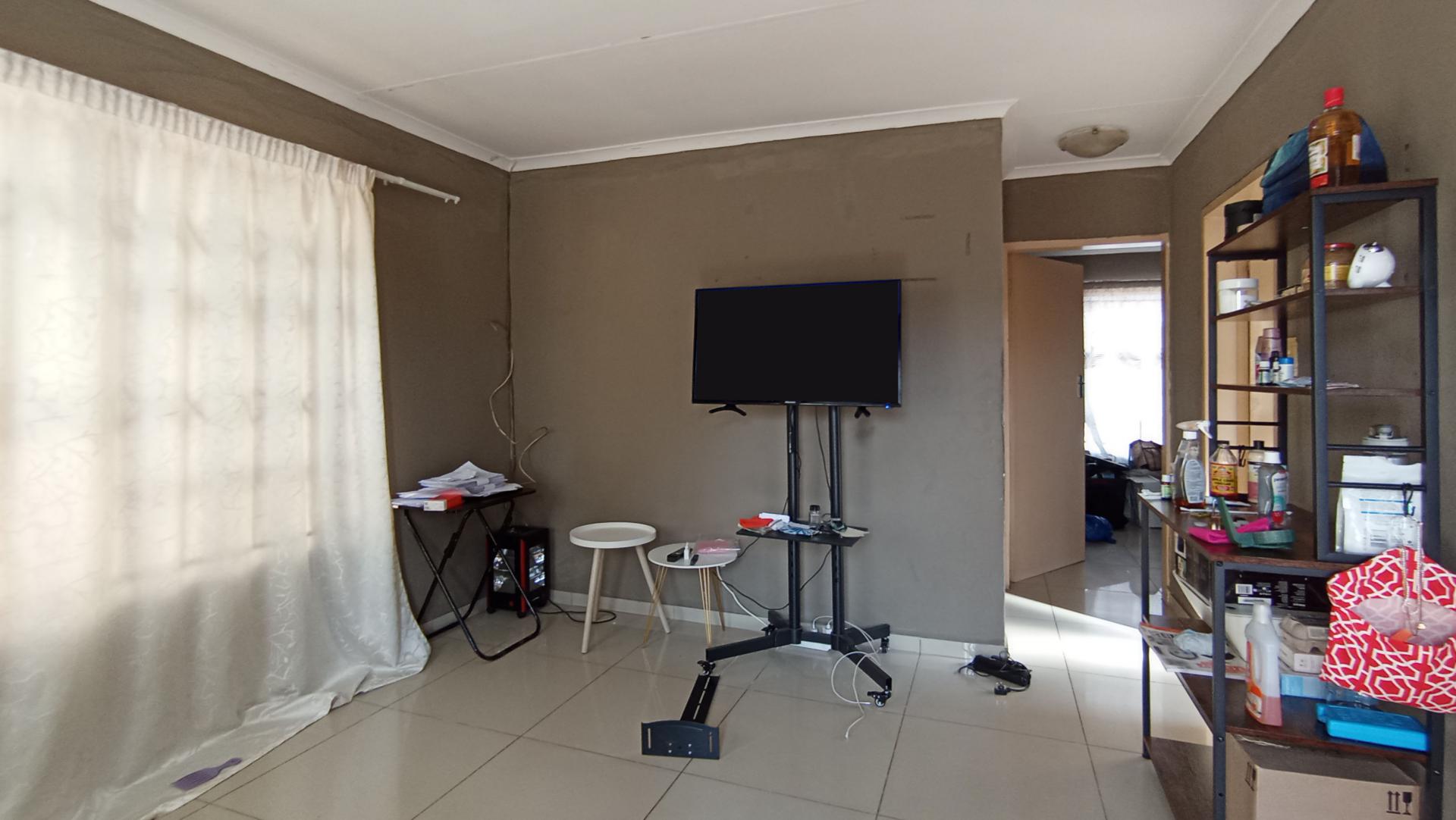 Lounges of property in Soshanguve East