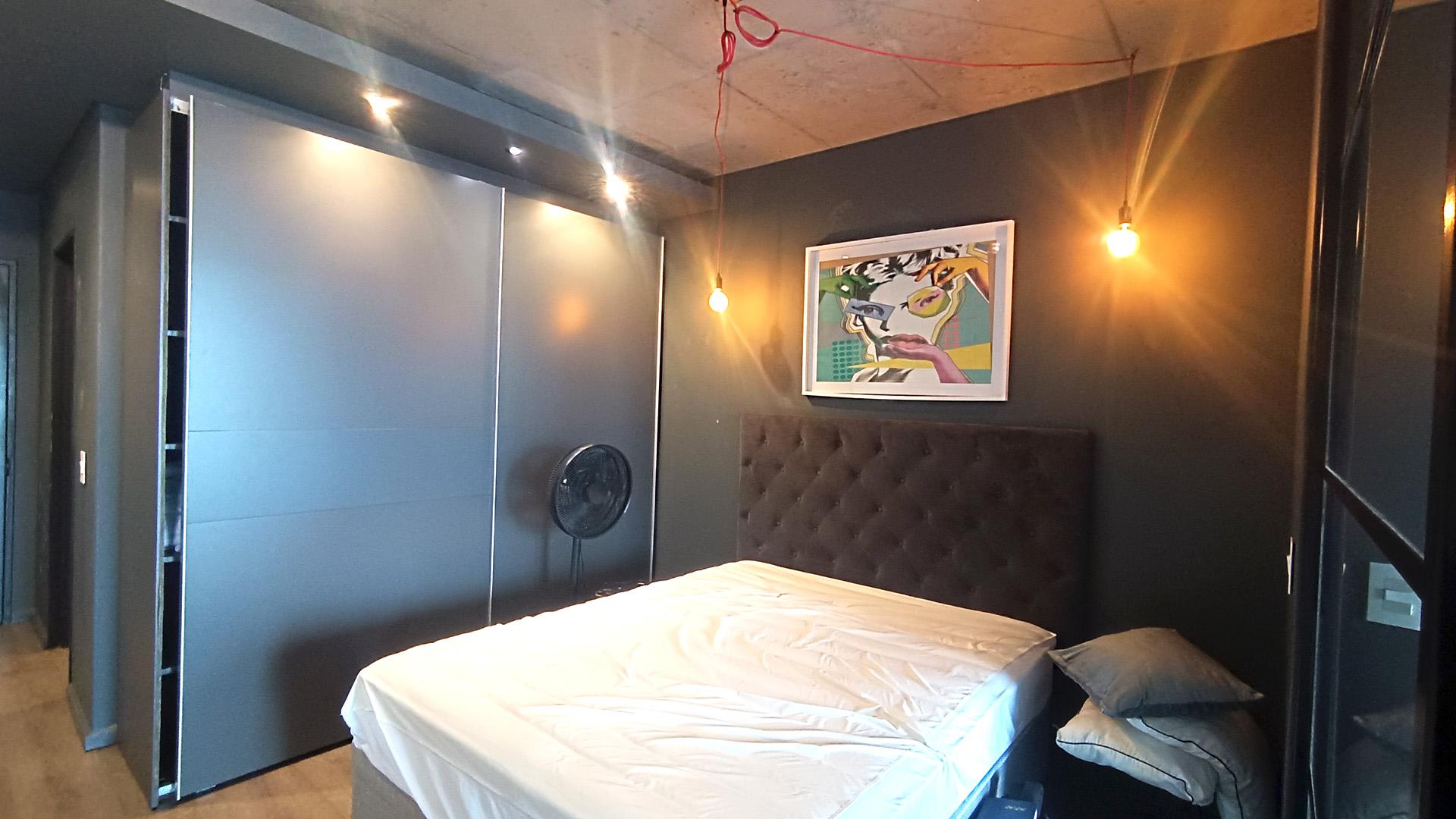 Bed Room 1 - 10 square meters of property in Woodstock