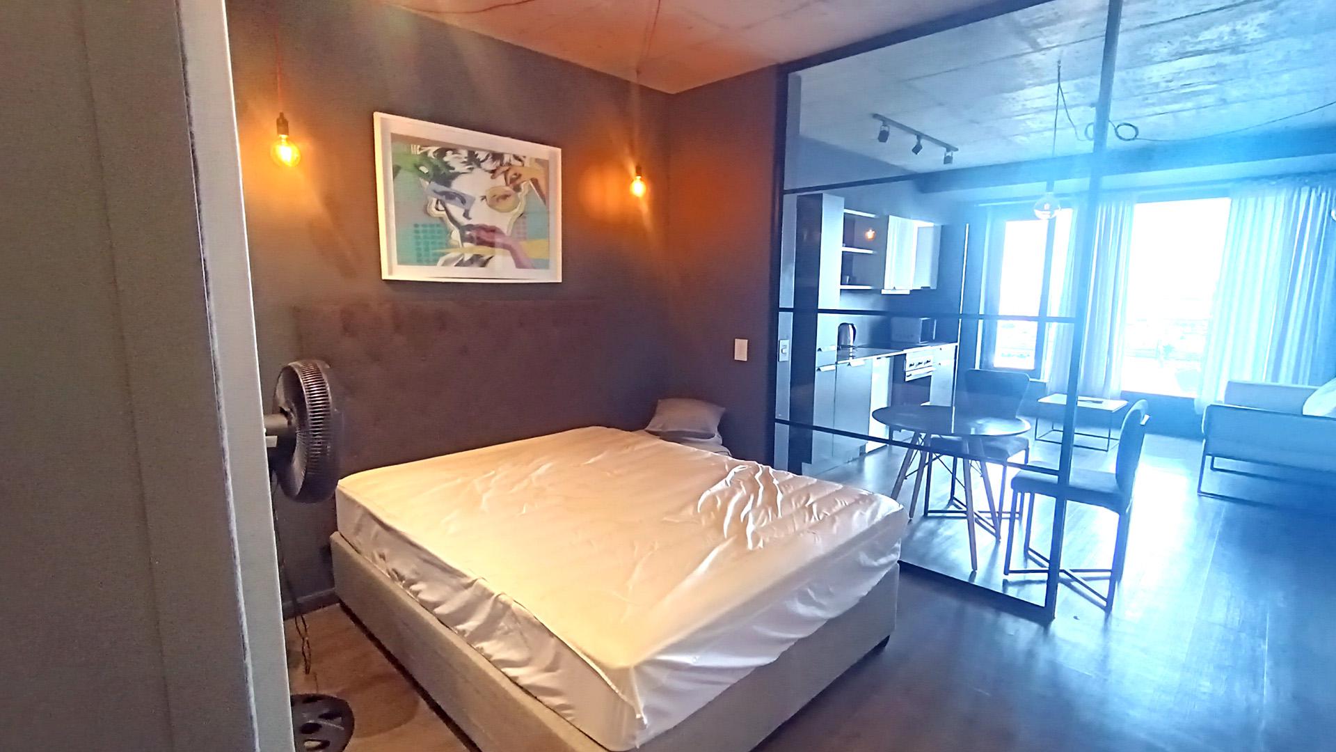 Bed Room 1 - 10 square meters of property in Woodstock