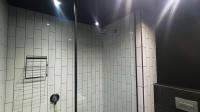 Bathroom 1 - 6 square meters of property in Woodstock