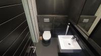 Bathroom 1 - 6 square meters of property in Woodstock