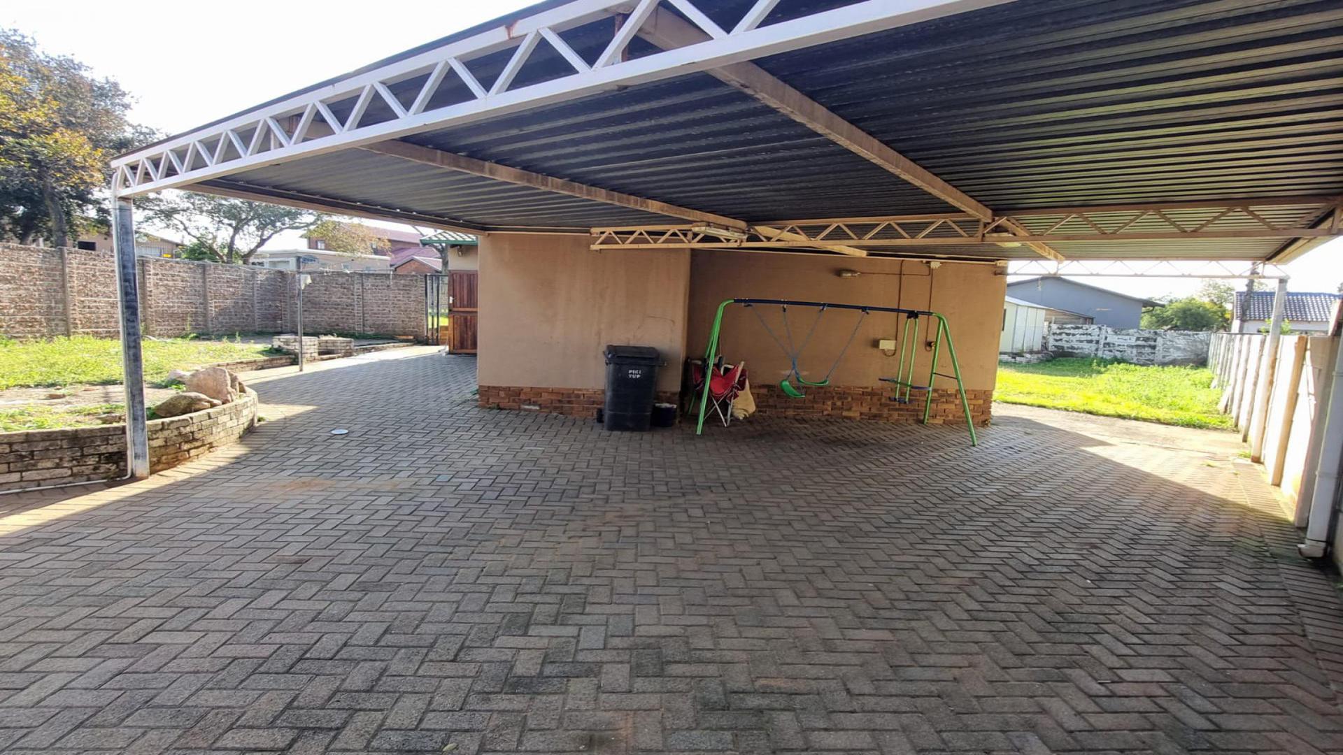 Carport  of property in Elandspark
