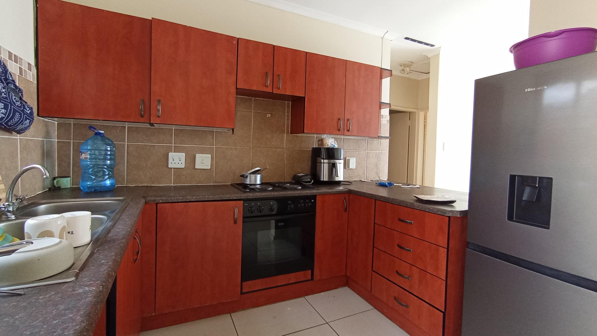 Kitchen - 12 square meters of property in Montana Tuine