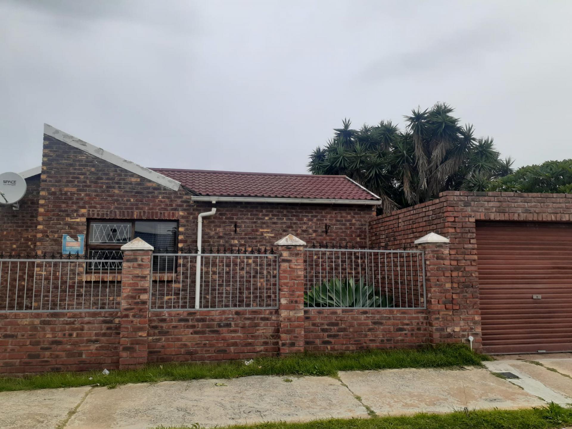  of property in Algoa Park