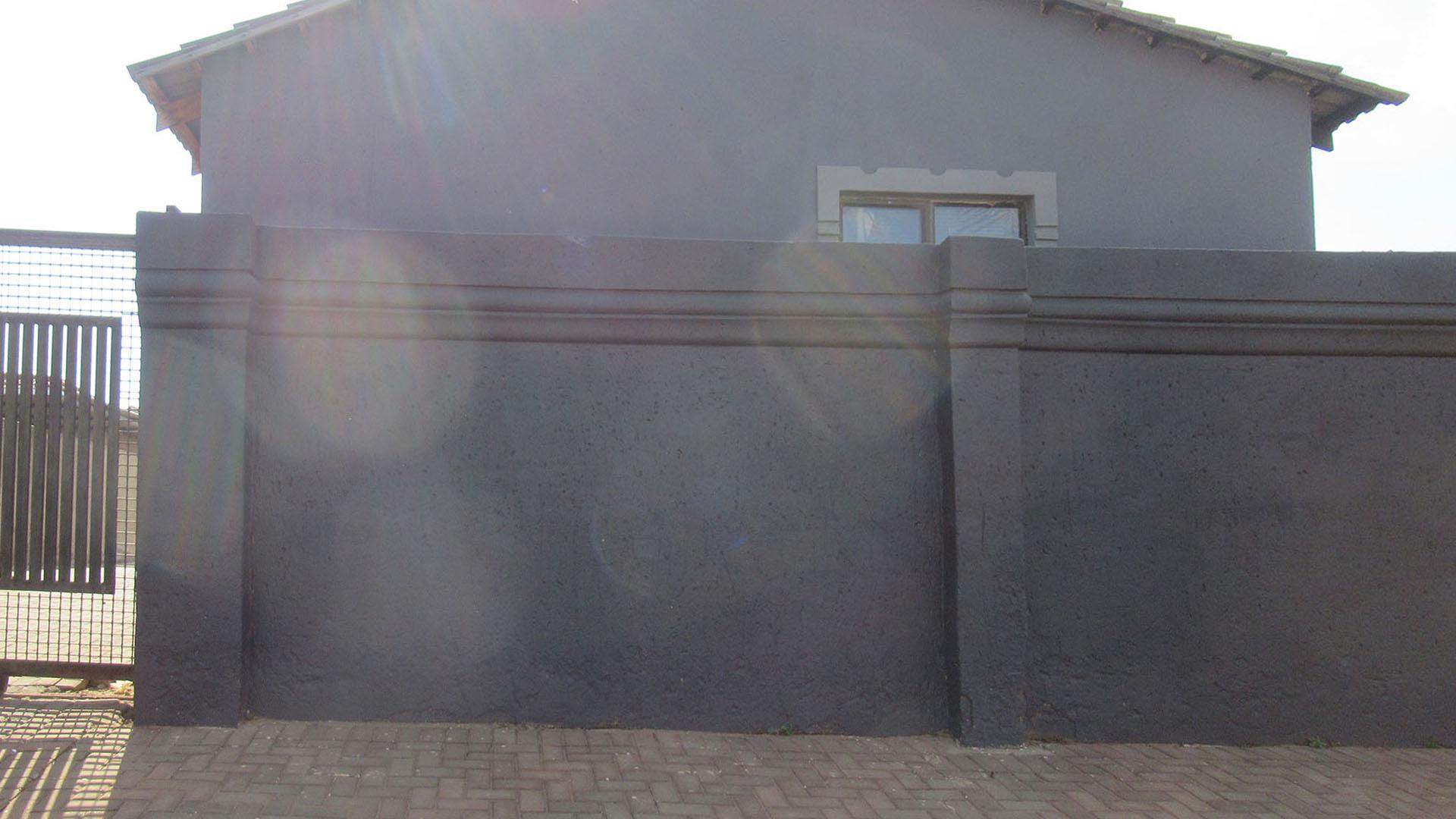 Front View of property in Protea Glen