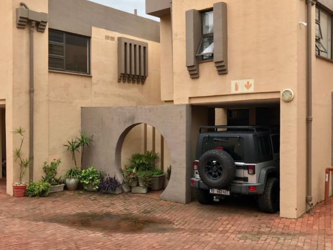 3 Bedroom Simplex for Sale For Sale in Amanzimtoti  - MR713566