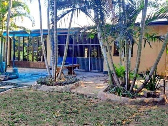 4 Bedroom Simplex for Sale For Sale in Amanzimtoti  - MR713577