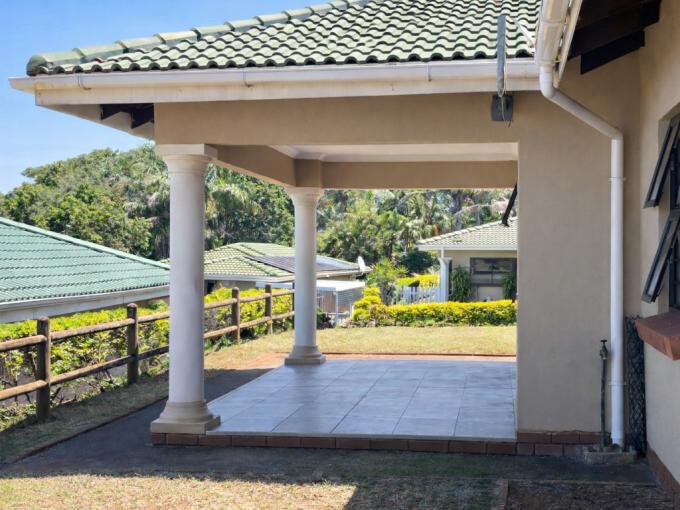 3 Bedroom Simplex for Sale For Sale in Illovo Beach - MR713585