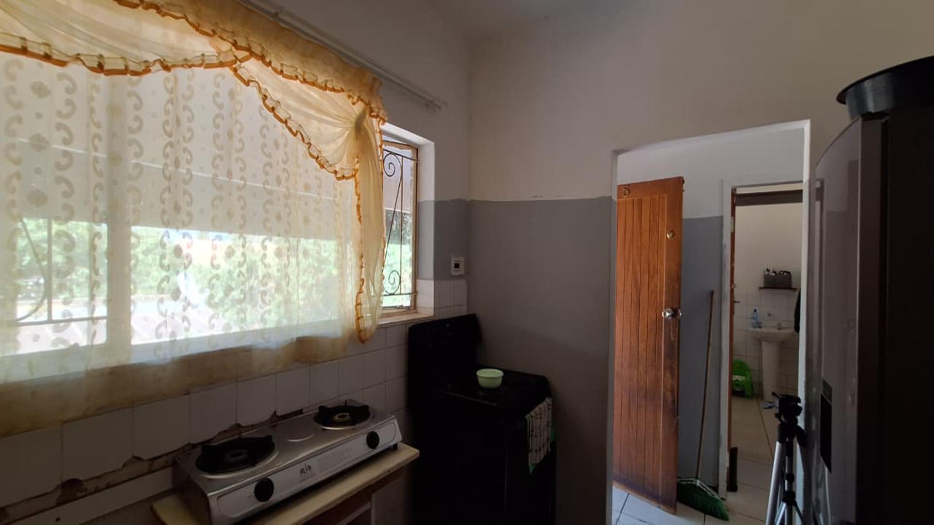 Kitchen - 9 square meters of property in Windsor
