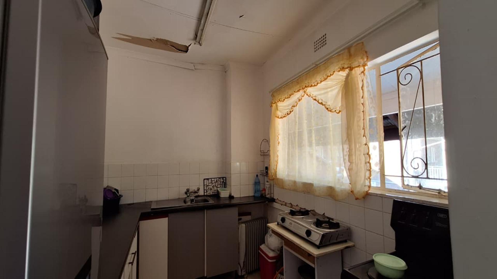 Kitchen - 9 square meters of property in Windsor