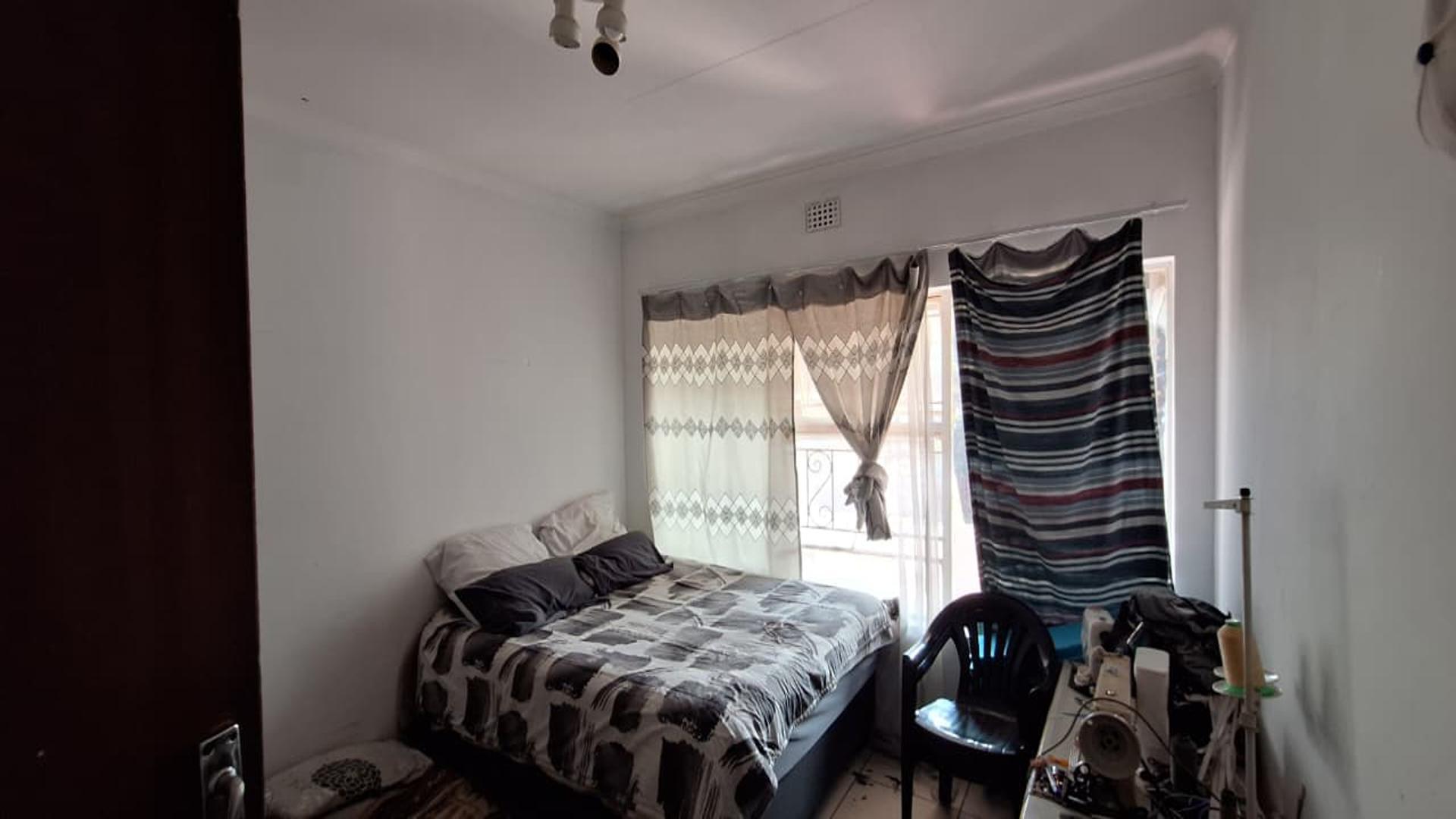 Bed Room 1 - 14 square meters of property in Windsor