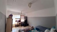 Lounges - 26 square meters of property in Windsor